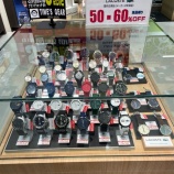 『現品限り！　ラコステ60%OFF　お得な腕時計』の画像
