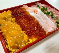 祝！最高金賞受賞！『角上魚類』の『四色丼』が『おいしいもの総選挙2025』で最高金賞を受賞！『海鮮豊漁巻き刺身』と『海鮮天丼』も金賞受賞！