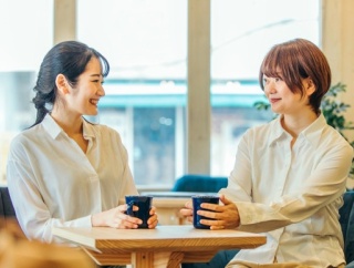 【悲報】ワイ、バイク通勤ってだけで同僚(女)からキモいと言われる