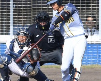 【朗報】上本博紀さん、現役セカンドではトップクラスの強打者だった