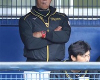 矢野「金さん、ドラフトで注目してる選手誰(電話)」金本「近本」ｶﾞﾁｬ←これ