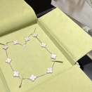 Van Cleef & Arpelsで初めてのお買い物