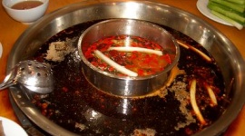 火鍋を食べた１７歳の少女が死亡…中国