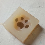 春休みが明けるとアレが捗る。と、黒の肉球つくりました。