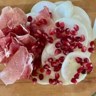 おつまみにぴったり〜カブと生ハムのマリネ