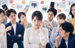 【悲報】日本人、何かを褒めるより粗探しして批判する方が好きなのでは？