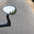 自転車ってミラーも指示器も無しで車道走れるけど怖くね？