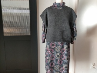 母のニットが出来上がりました。