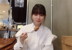 【乃木坂46】堀未央奈 「与田っちょとお昼ご飯なう♪」いつか混ざりたいものです・・・