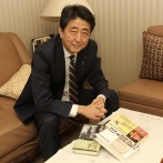 【速報】石破茂、読んでる本の質が安倍と段違いだと話題に