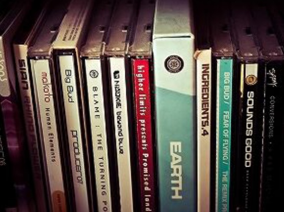 ワイ、休日に中古CD買いに行くのが趣味