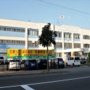 【警察署】「火をつけて燃やすため」警察署横の駐車場をウロウロ…ライターとオイル所持の女を逮捕！