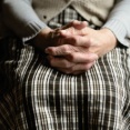 義母「足腰が弱ってきたから同居したい(泣)」旦那「母さんの介護してくれ」嫁「は？自分で介護するという選択肢はないの？」→結果…
