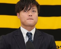 【阪神】守屋「１９年以上の成績を」、尾仲「後がないと思って」共にダウンでサイン
