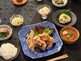 だんなさまごはんの、唐揚げ定食の夜ごはん