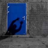 深夜の"意味が分かると怖い話"部『カーチャンのメール』『彼女の電話』