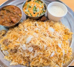 インド料理「アールティ（秋葉原）」でインド人シェフ炊きの「チキンビリヤニ」