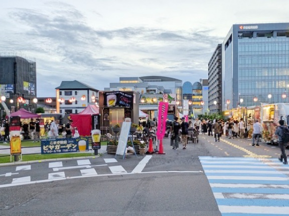 『こまき駅前ビヤガーデン2025』がスタート！開催期間は8/9(土)まで