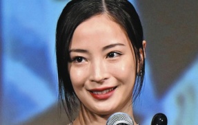 【悲報】広瀬すず（28）の深刻な悩み「14歳から女優。人生経験無い。普通の人の苦悩が実感として分からない」
