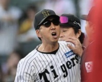8回表、満塁の場面で熊谷敬宥に代打を出さない藤川の采配、キレられる