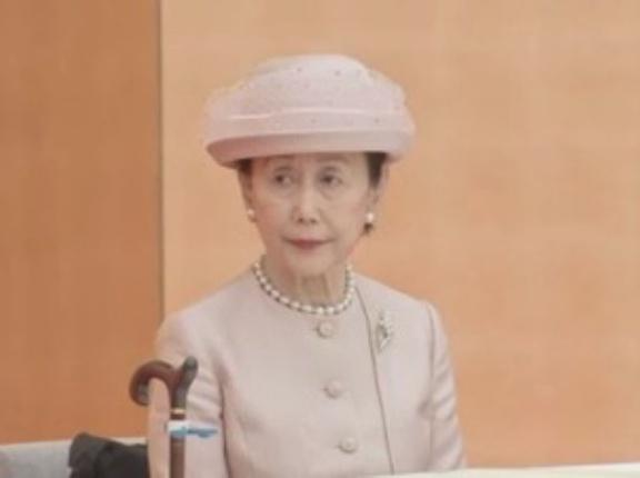 華子さま　後発白内障の手術を終えご退院・久子さま　犬の置物展　愛知県陶磁美術館