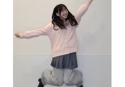 日向坂5期生、美脚メンがスカートで太もも開示!!!