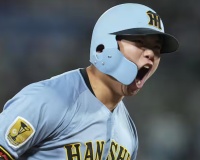 嶋村(7打数3安打.429 1HR)←外野とか守れないんか？