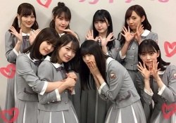 【乃木坂46】秋元真夏×生田絵梨花、人目もはばからず”いちゃいちゃ”してしまうｗｗｗｗｗ