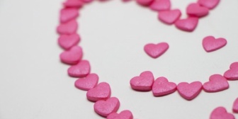 20代前半の男性です。同世代の女性にデートを重ね、告白したら保留され、数日後に返事をもらうことになりました。