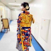 人と着物を取り持つ〈水引髪飾り〉。人生の特別な日に。