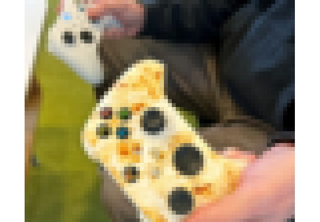 【悲報】Xbox公式、とんでもない箱コン画像を投稿してしまう