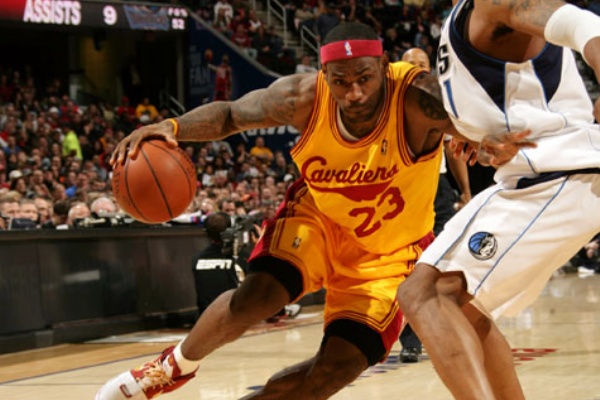 マーベリック ス 対 キャバリアーズ