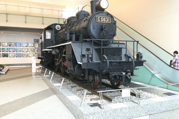 お得再入荷 【非常に良い】GADGET A Locomotive Speeds through