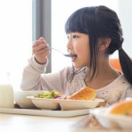 年金だけで生活して 雀の涙