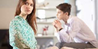 妻が挨拶も会話もできず…せめて表面的にでも夫婦を演じてほしいんだ。