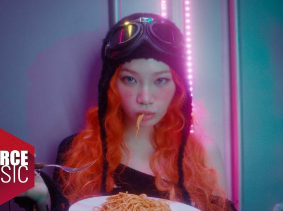 SPAGHETTI feat. j-hope of BTS - LE SSERAFIM