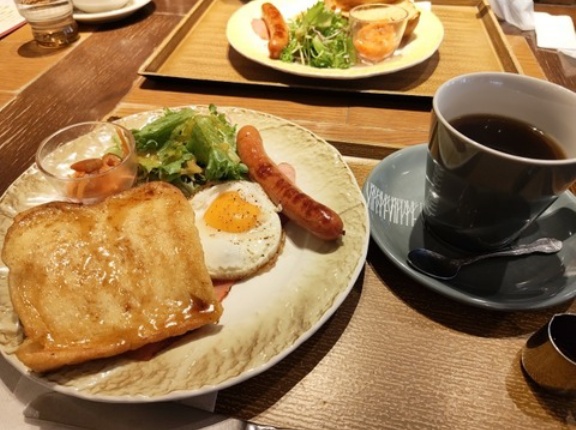 【朝の外食】第4次モーニングブームの現在地。500円以下の生存戦略が生む、サイゼリヤとケンタッキーの顧客争奪戦