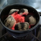 【省エネ生活（実験）】豆炭を入れた七輪を使ってお湯を沸かしたら加湿器の代わりになるか？