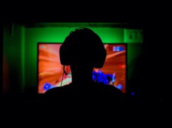 アクションアドベンチャーとアクションRPGの違いを説明できる者0名