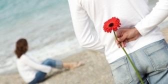 出会って4か月ほどで6回デートしてるのですが脈ありですか？ネガティブなのでこの女いけそうだなとか思われてるだけかもと考えてしまいます