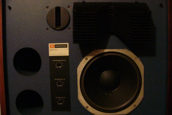 ベルニョロ 音の薫り - JBL 4344