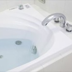 風呂上がりになぜか赤いポツポツ出るんやがｗｗｗ