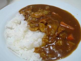 「カレーに豚肉!?」他人の家の晩ごはんで驚いたおかずを挙げてけ