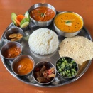 【サムカレー】御井（福岡）〜久留米の筑水高校近くの「インド.ネパール料理 SAMU Curry 」でダルバート。ムラコアチャール、ゴルベラコアチャールが2種類ずつあるネパールカナセット。