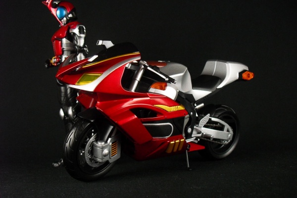 Amazon.com: Bandai Tamashii Nations S.H. Figuarts Kabuto