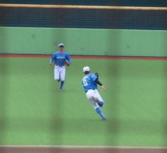 8月26日ショート片岡の軽快な動きに今秋のドラフトにかかることを願うセガサミー対テイ・エス テック(セガサミー)終盤及び帰路です