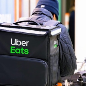 UberEatsなどの配達員の3割「つまみ食いしたことある」 : バイク速報