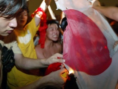 【速報】カンニング竹山、梯子外され完全に終わるｗｗｗｗｗ 大御所芸人「国旗損壊罪なんて誰が困るんだ？悪いやつの事なんか考える必要ないんだよ」