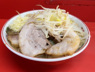 【賛否両論】ラーメン二郎・京都店　大盛り食べた客が近所で嘔吐 → 店がルール設定「大盛りは15分以内で完食できる方のみ」