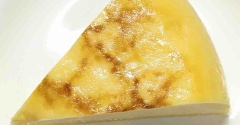 【炊飯器で簡単】しっとり濃厚ベイクド風チーズケーキ